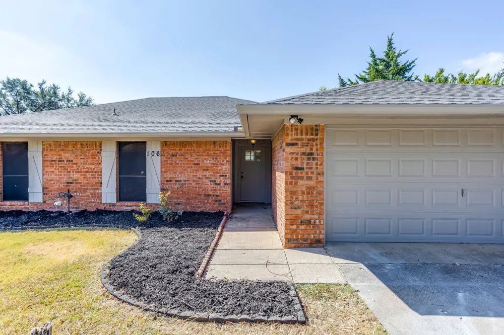 106 Sidney Drive Glenn Heights, TX 75154