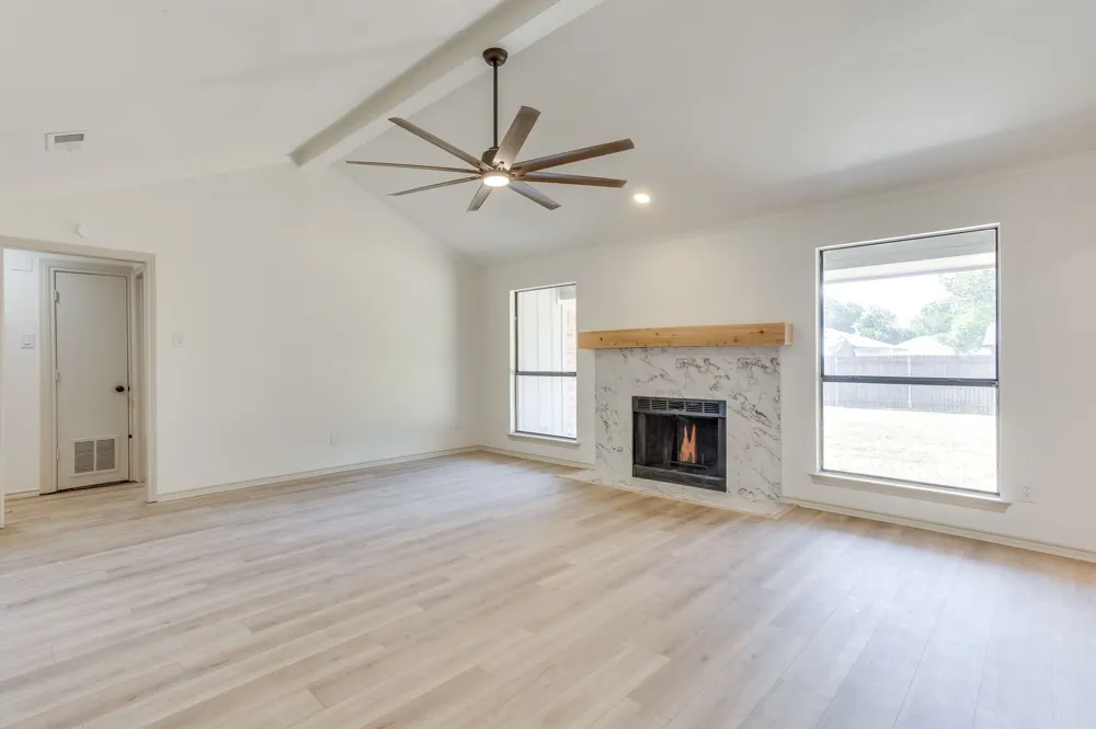106 Sidney Drive Glenn Heights, TX 75154