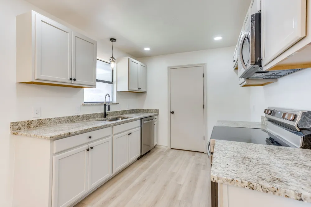 106 Sidney Drive Glenn Heights, TX 75154