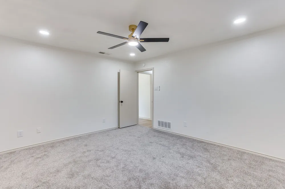 106 Sidney Drive Glenn Heights, TX 75154