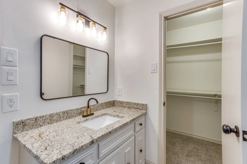 106 Sidney Drive Glenn Heights, TX 75154