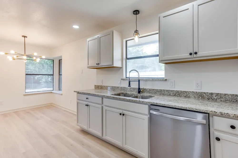 106 Sidney Drive Glenn Heights, TX 75154