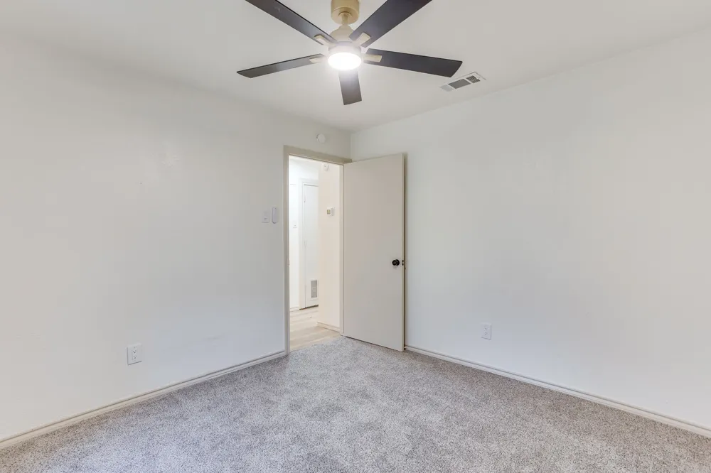 106 Sidney Drive Glenn Heights, TX 75154