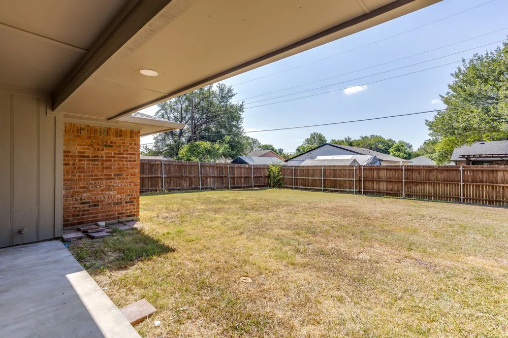 106 Sidney Drive Glenn Heights, TX 75154