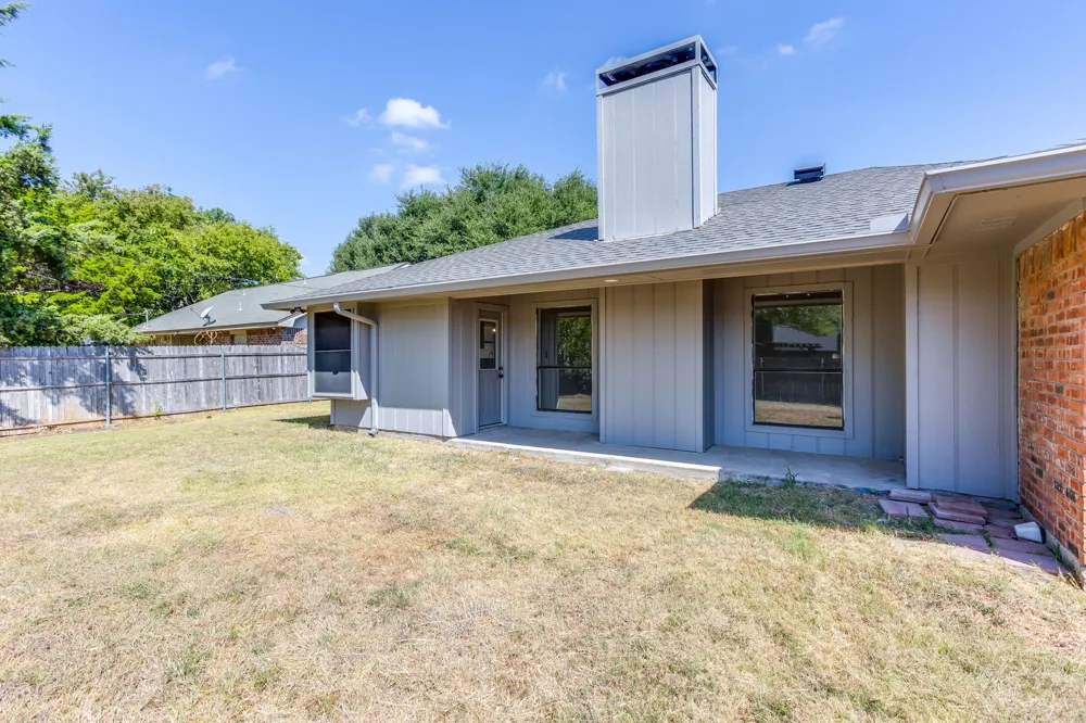 106 Sidney Drive Glenn Heights, TX 75154