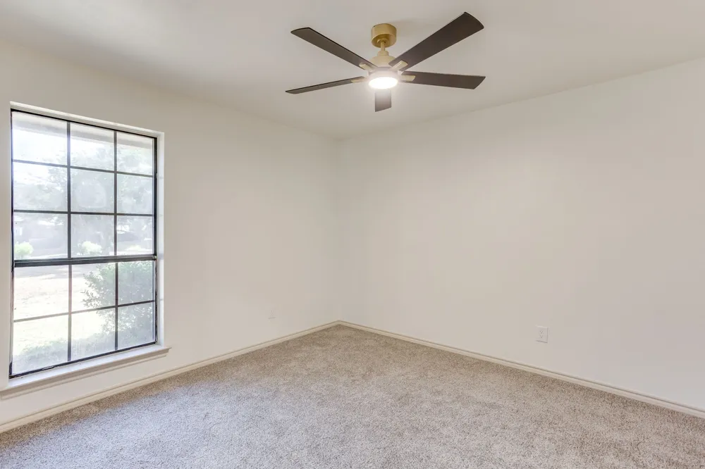 106 Sidney Drive Glenn Heights, TX 75154