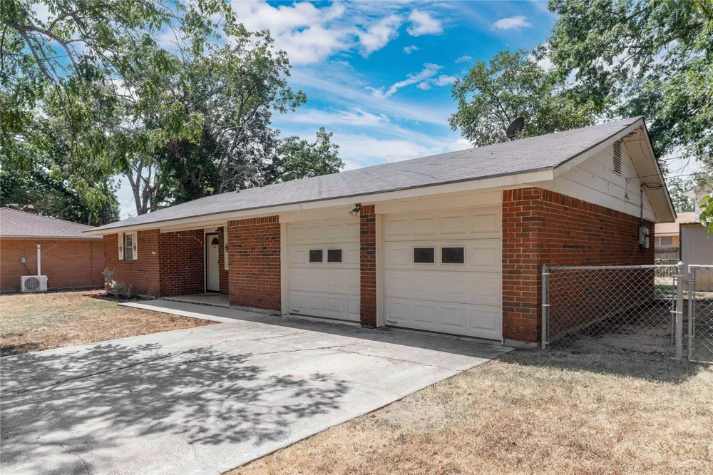 2103 16th Street Brownwood, TX 76801