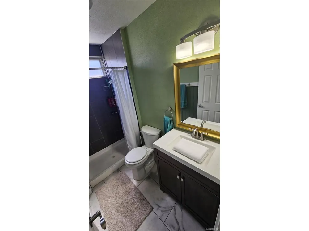 3725 S Granby Way Aurora, CO 80014