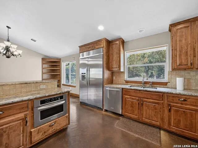 911 STONEY RIDGE RD Bulverde, TX 78163