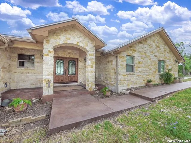 911 STONEY RIDGE RD Bulverde, TX 78163