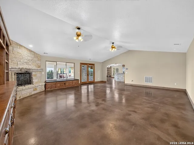 911 STONEY RIDGE RD Bulverde, TX 78163