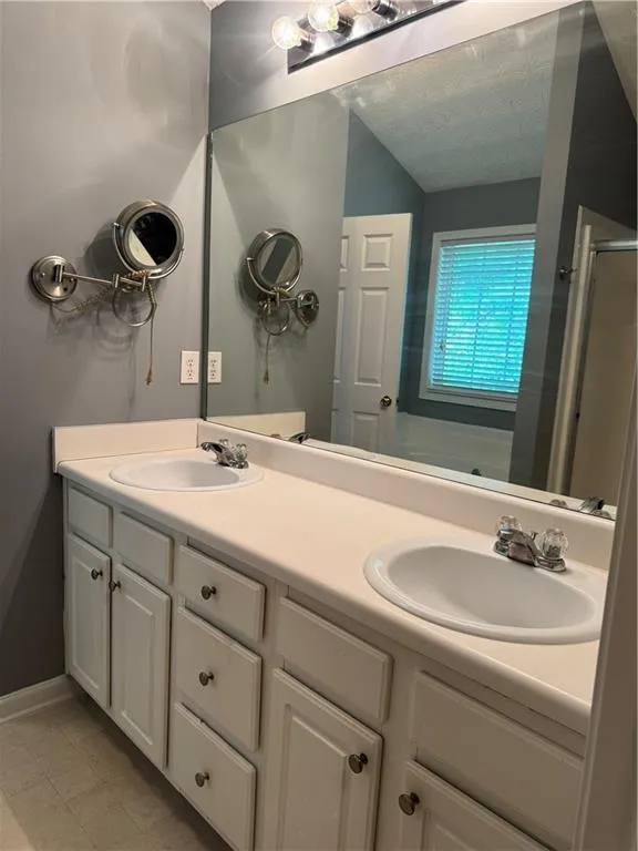 564 Martin Forest Lane Lawrenceville, GA 30045