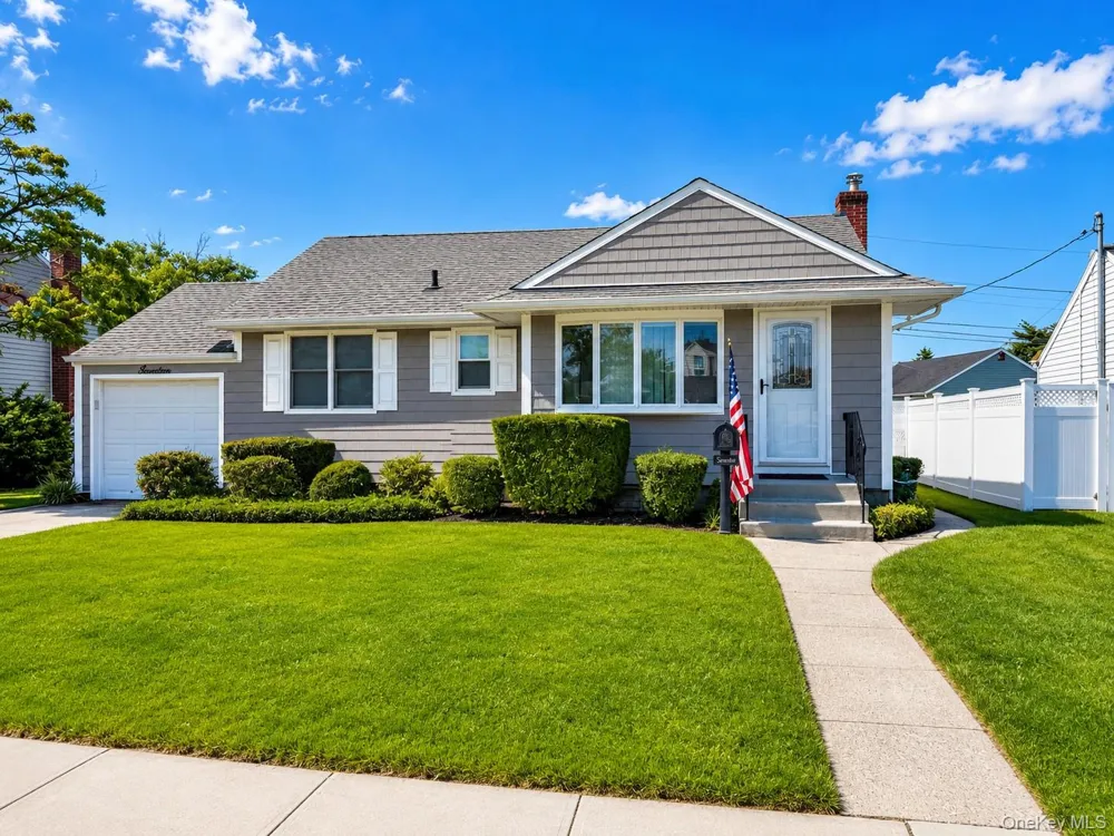 7 Crown Street Hicksville, NY 11801