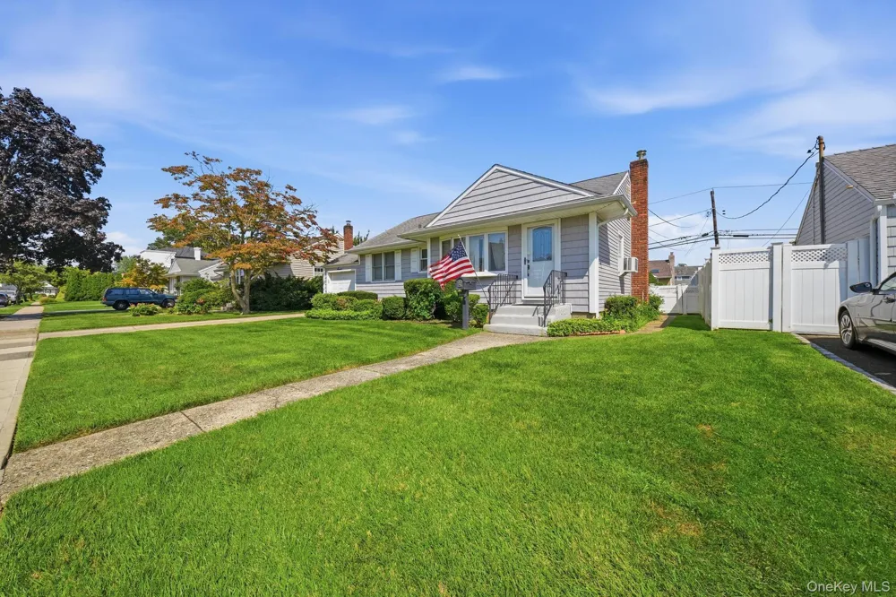 7 Crown Street Hicksville, NY 11801