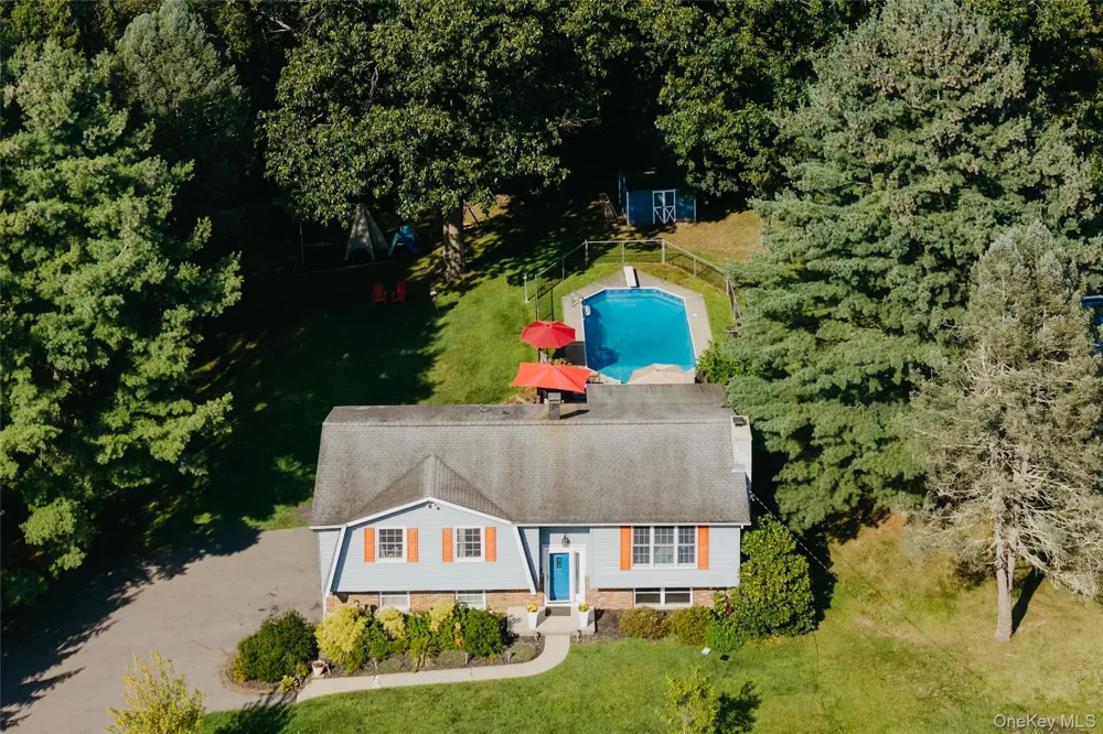7 Tina Drive Highland, NY 12528