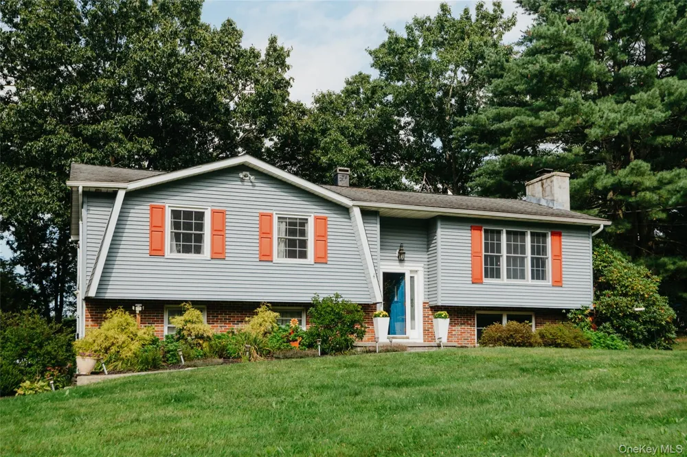 7 Tina Drive Highland, NY 12528