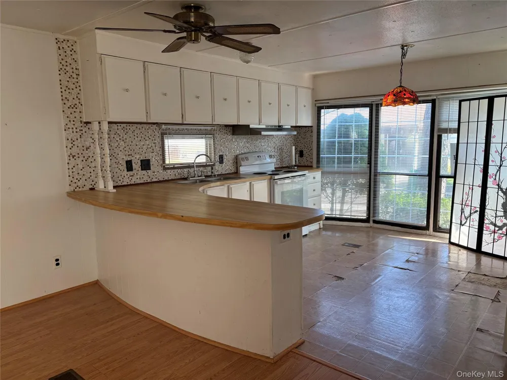 525/P4 Riverleigh Riverhead, NY 11901