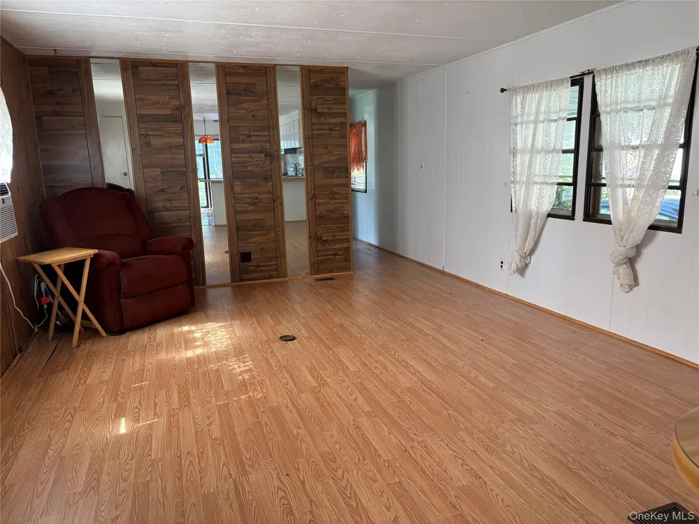525/P4 Riverleigh Riverhead, NY 11901