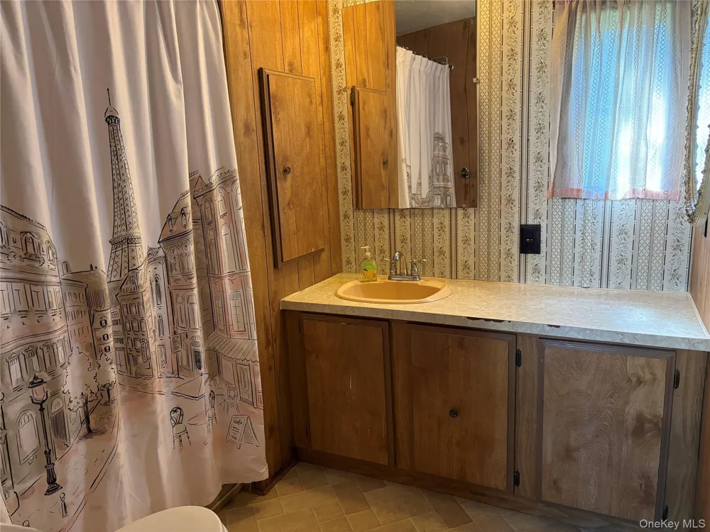 525/P4 Riverleigh Riverhead, NY 11901