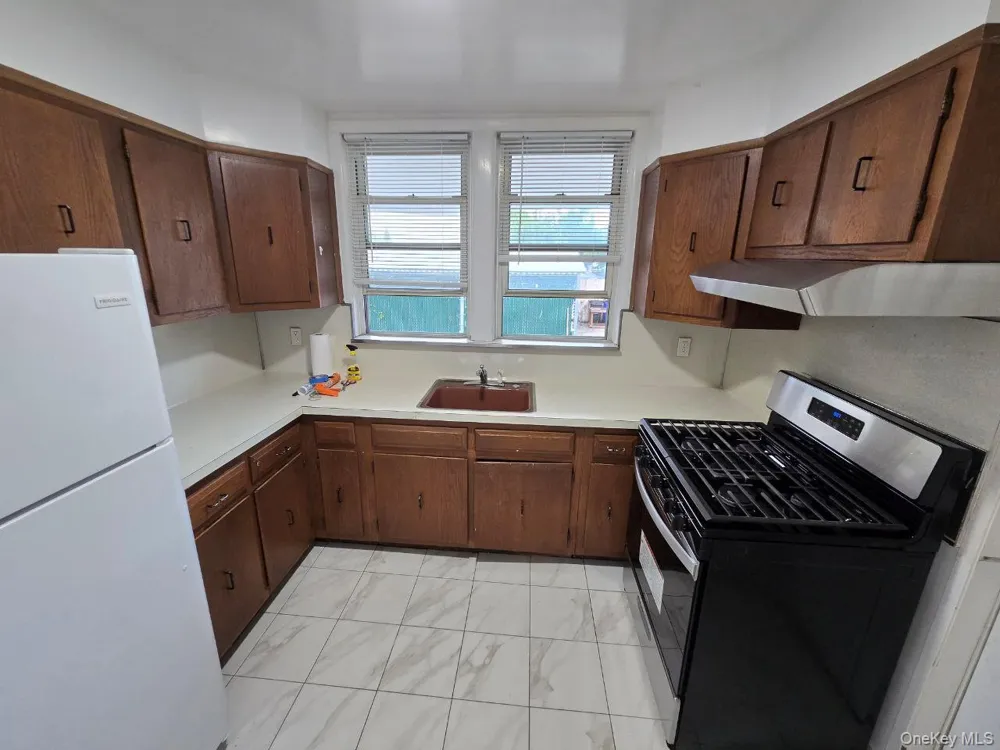 3175 Layton Avenue Bronx, NY 10465