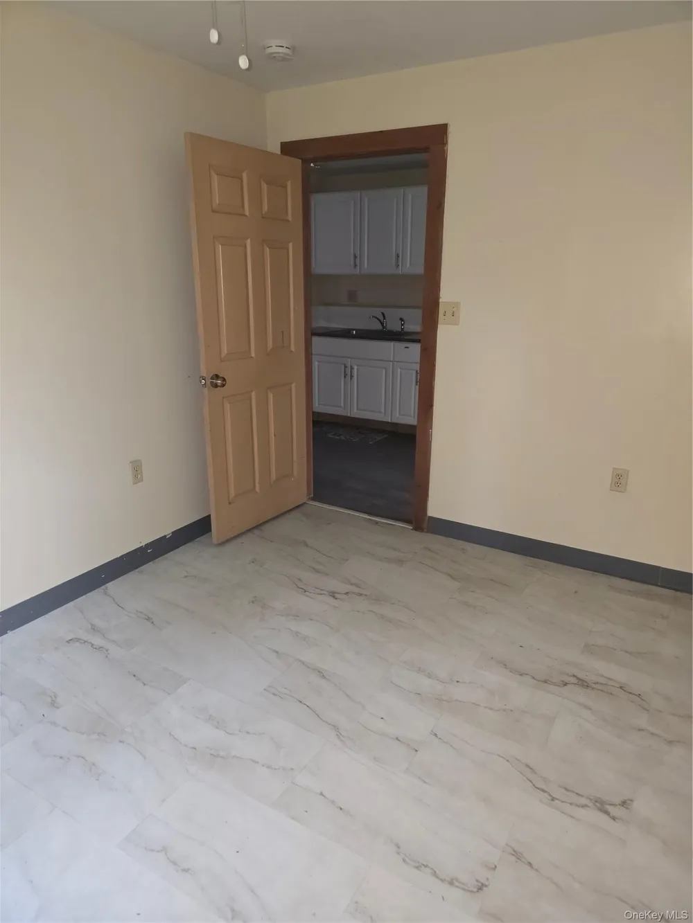 154 Washington Street #4 Athens, NY 12015