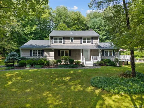149 Brook Farm Road E