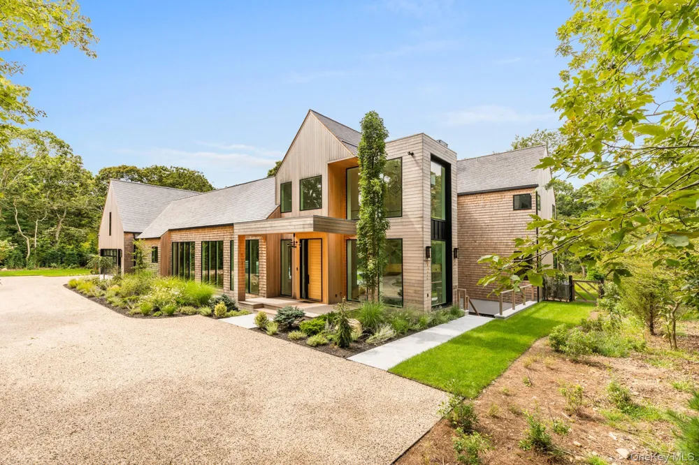 147 Old House Landing East Hampton, NY 11937