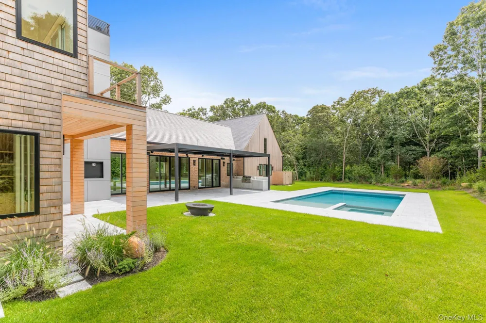 147 Old House Landing East Hampton, NY 11937
