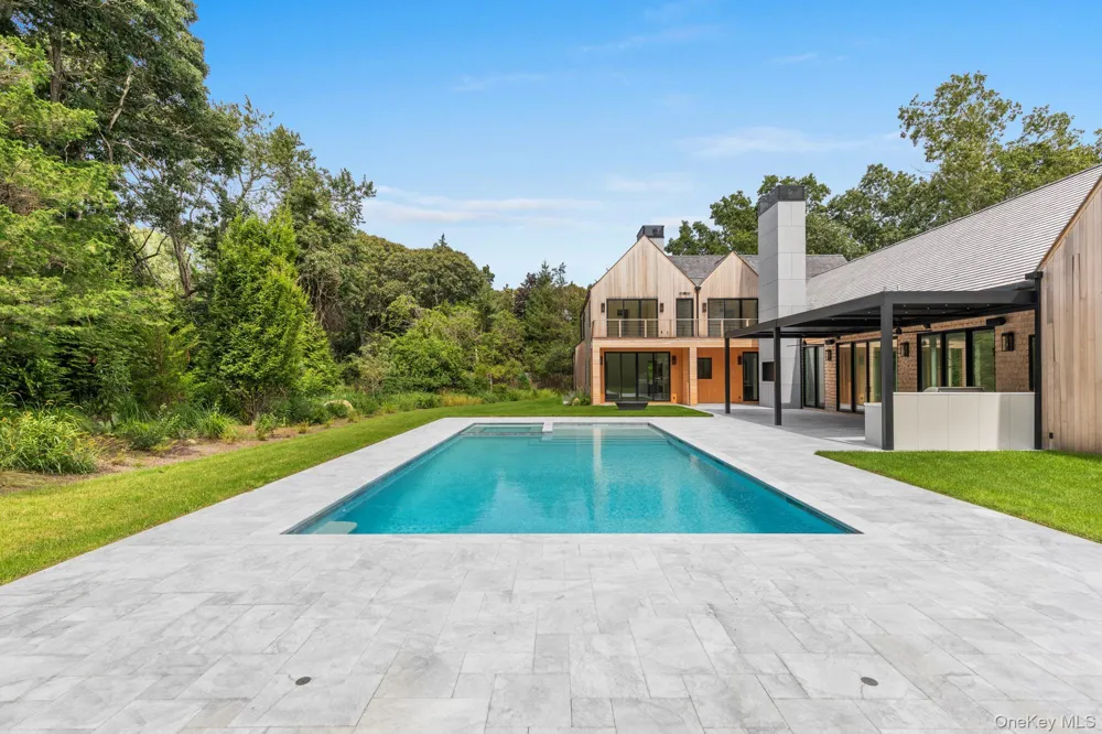147 Old House Landing East Hampton, NY 11937