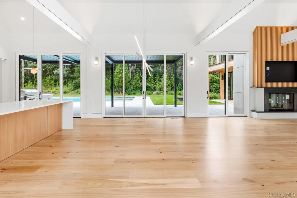 147 Old House Landing East Hampton, NY 11937