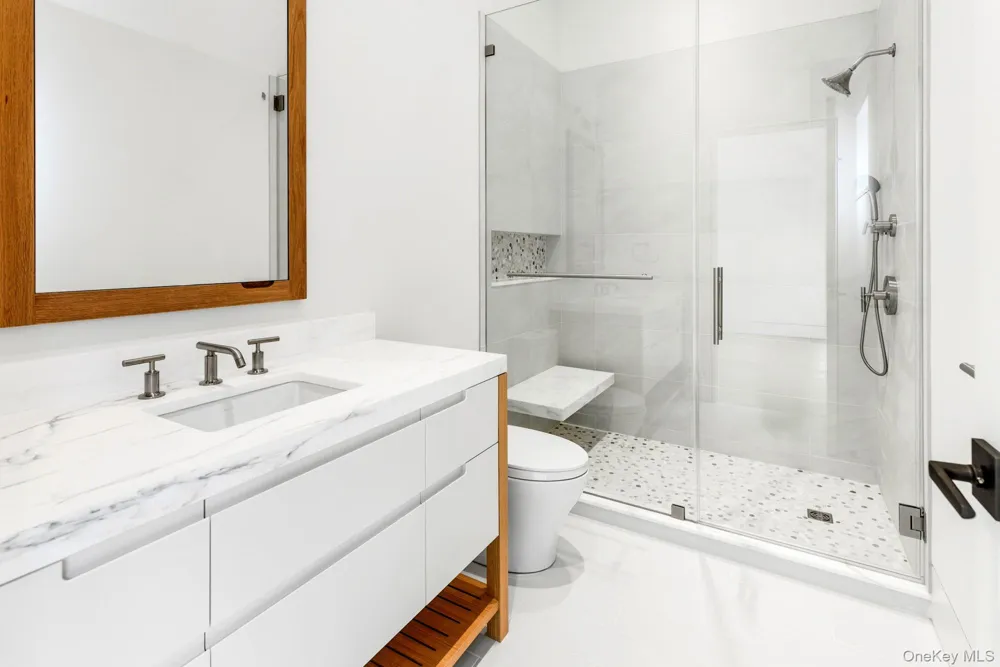 147 Old House Landing East Hampton, NY 11937