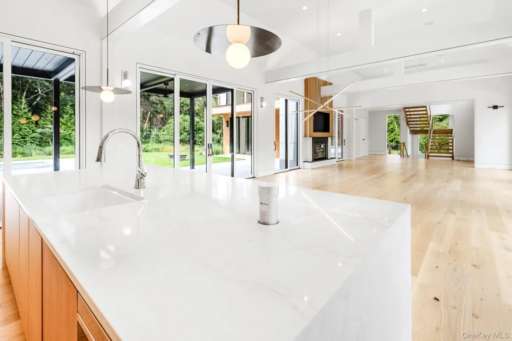 147 Old House Landing East Hampton, NY 11937