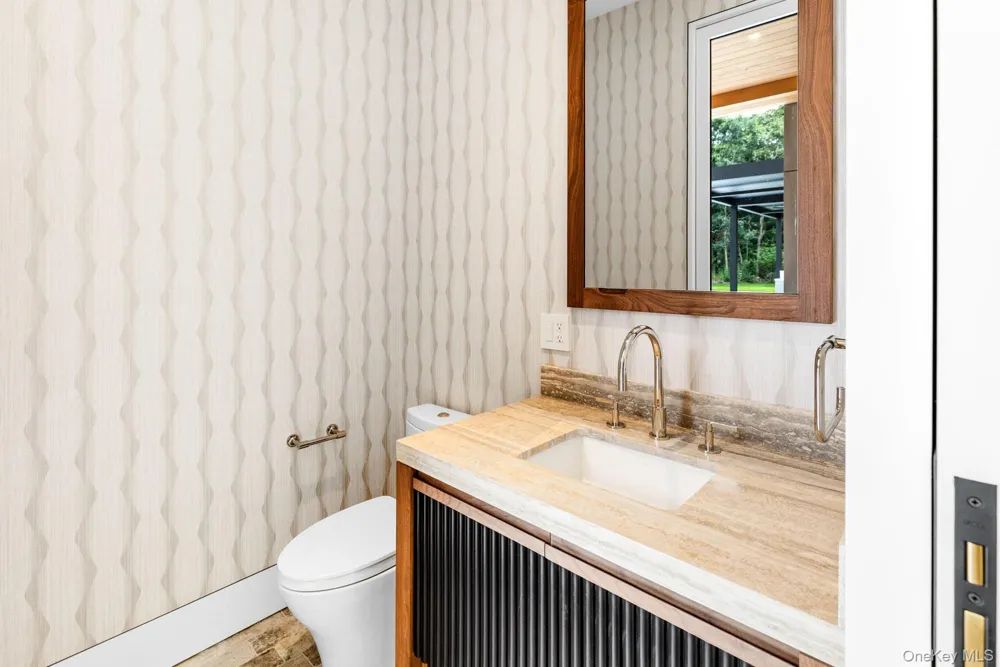 147 Old House Landing East Hampton, NY 11937