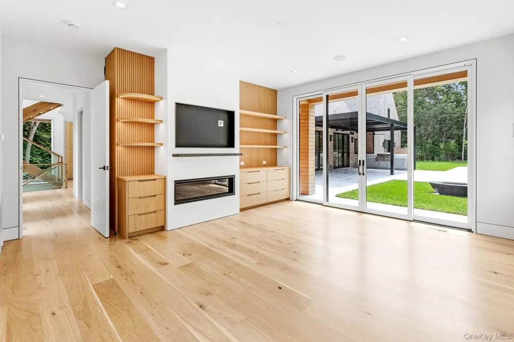 147 Old House Landing East Hampton, NY 11937