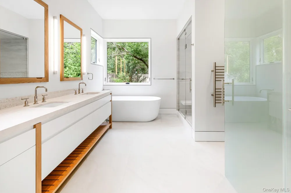 147 Old House Landing East Hampton, NY 11937