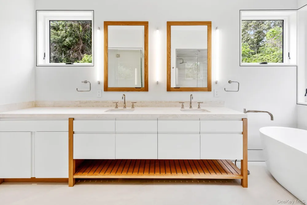 147 Old House Landing East Hampton, NY 11937