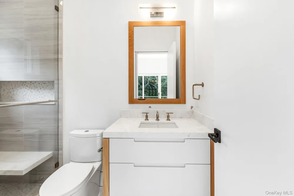 147 Old House Landing East Hampton, NY 11937