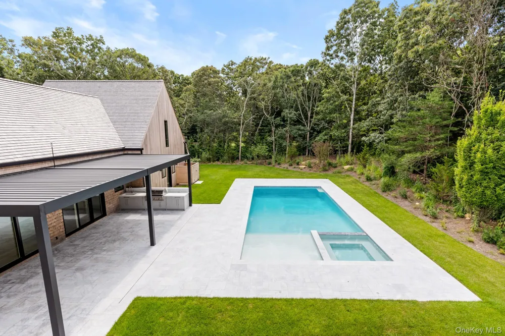 147 Old House Landing East Hampton, NY 11937