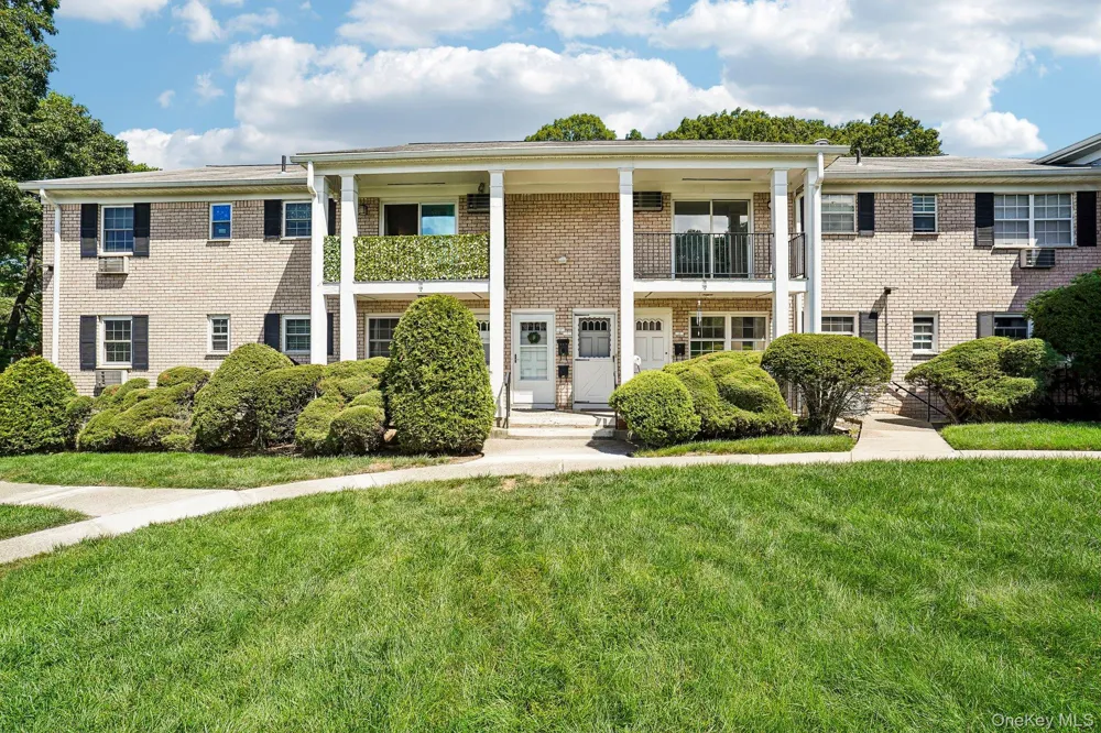 15 Doxbury Lane Suffern, NY 10901