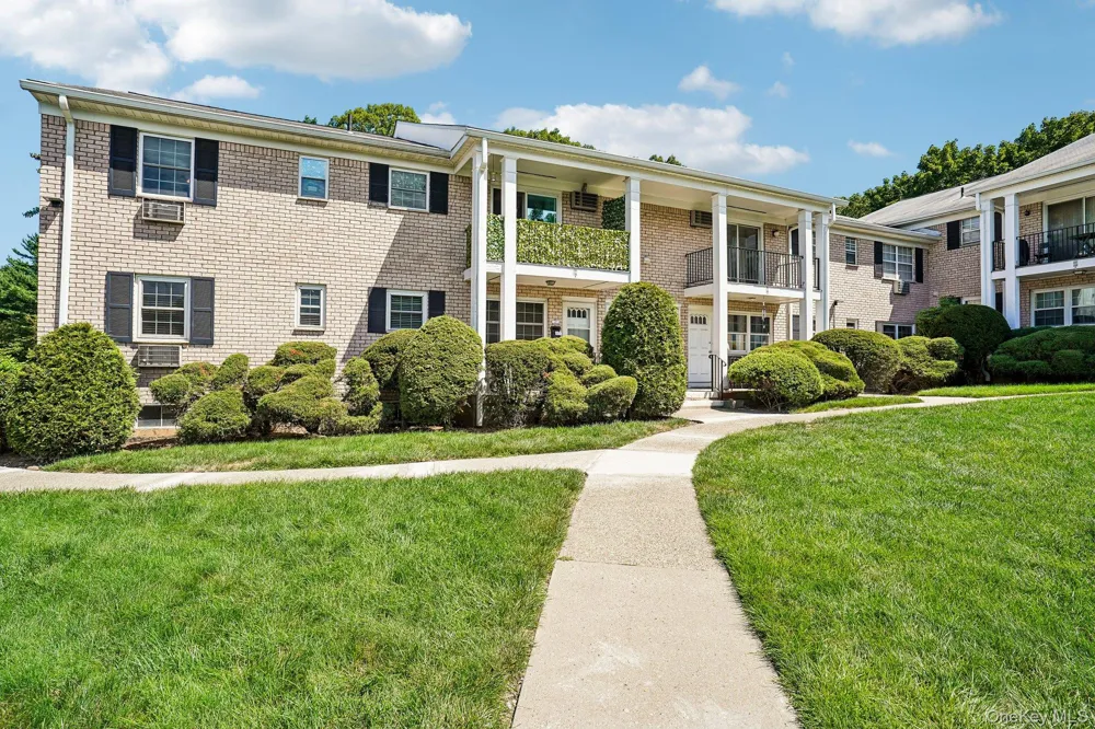 15 Doxbury Lane Suffern, NY 10901