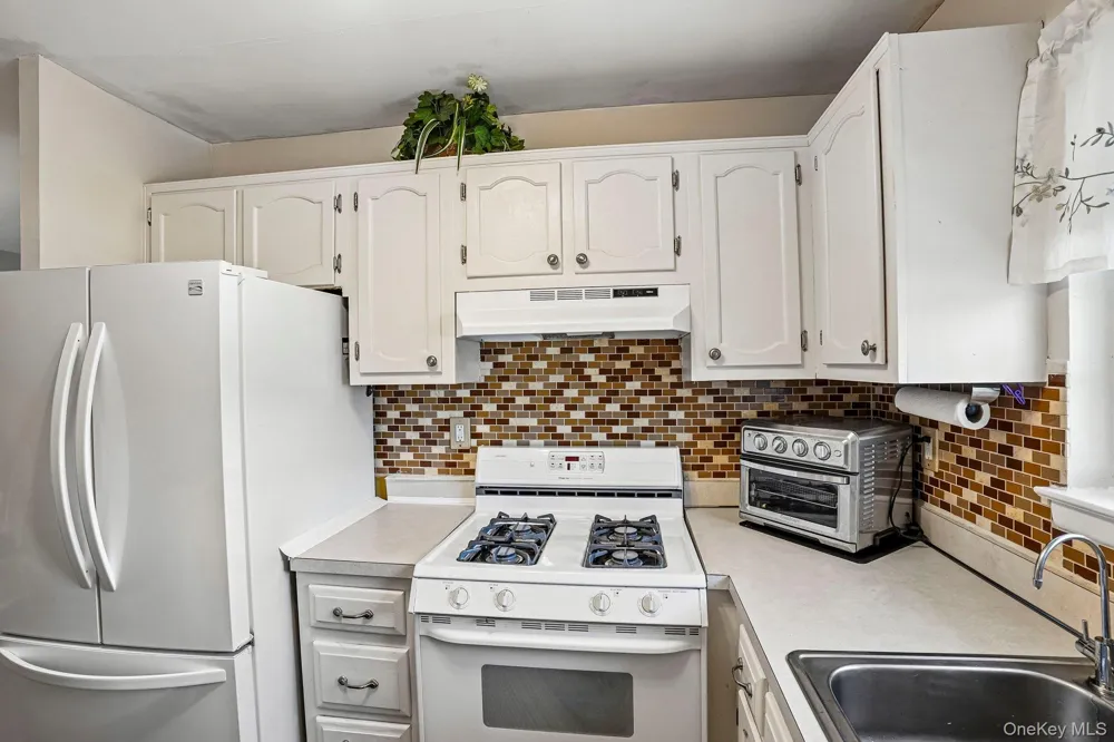 15 Doxbury Lane Suffern, NY 10901