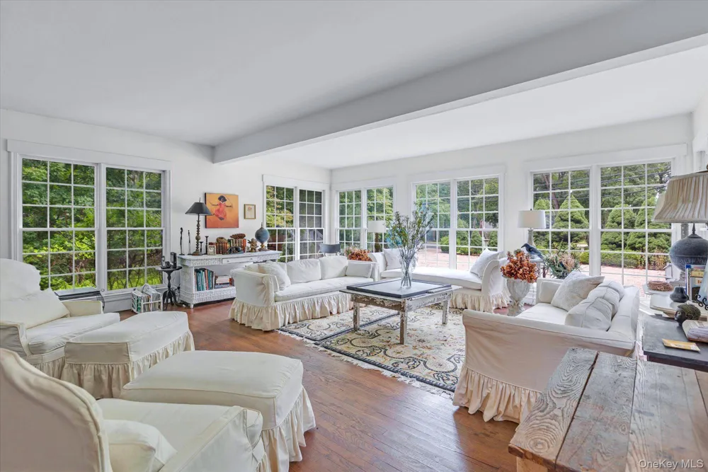 601 Water Mill Towd Road Southampton, NY 11968