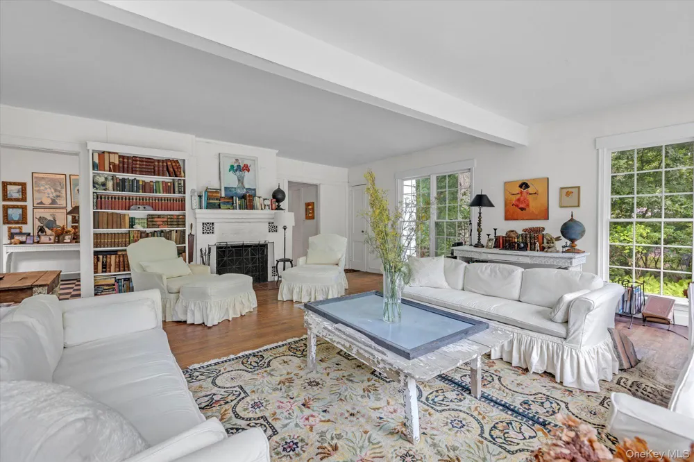 601 Water Mill Towd Road Southampton, NY 11968