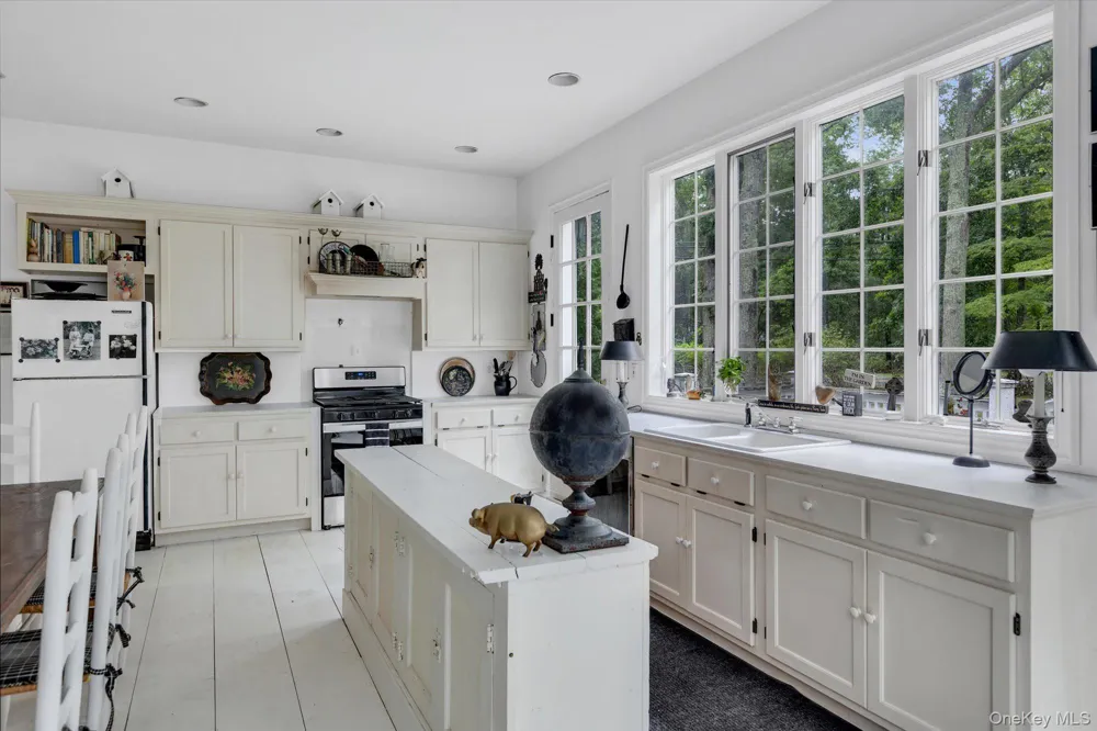 601 Water Mill Towd Road Southampton, NY 11968