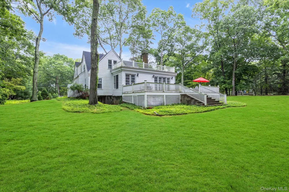 601 Water Mill Towd Road Southampton, NY 11968