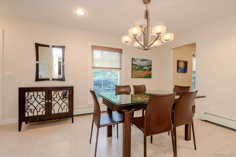 8 Curlew Place Massapequa, NY 11758