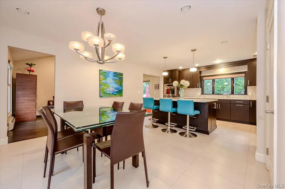 8 Curlew Place Massapequa, NY 11758