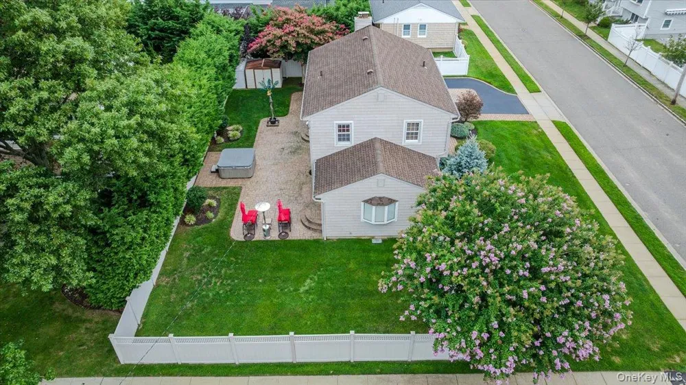 8 Curlew Place Massapequa, NY 11758