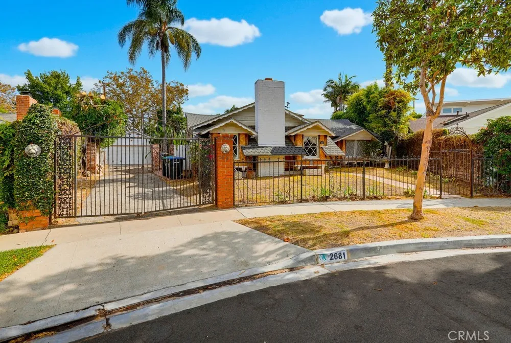 2681 Channing Way Los Alamitos, CA 90720
