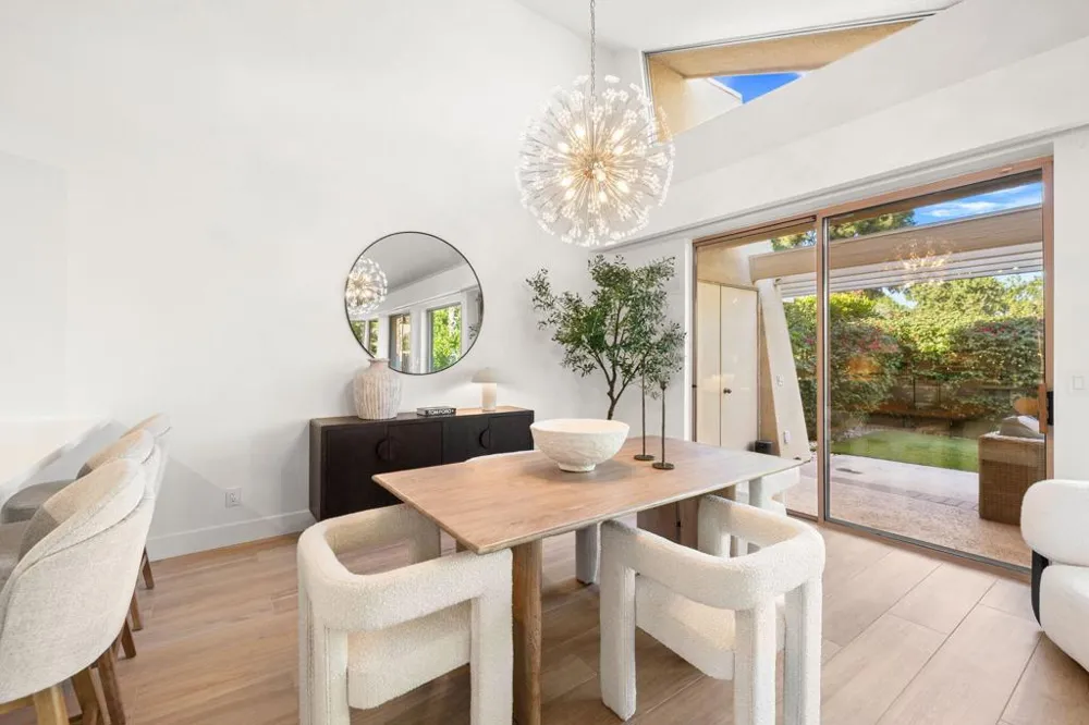 47 Kavenish Drive Rancho Mirage, CA 92270
